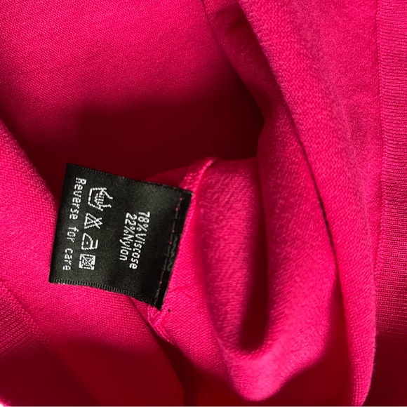 Belldini Fuchsia Top with Gold Studs nwt - Picture 6 of 7